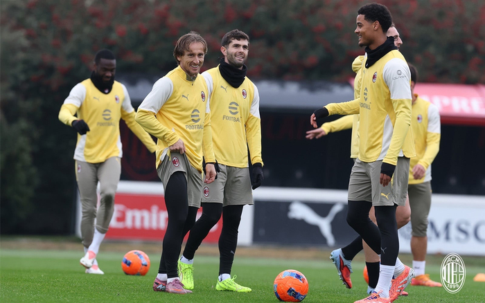 芒果体育 -关于AC米兰发布备战花絮，冲刺阶段单刀错失，意大利杯任务艰巨，赛季目标并未改变的信息